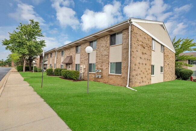 Foto del edificio - 1705 Robin Cir