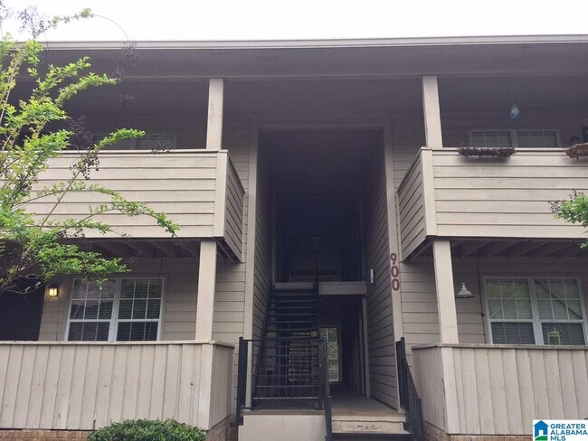Foto del edificio - 910 Chapel Creek Dr
