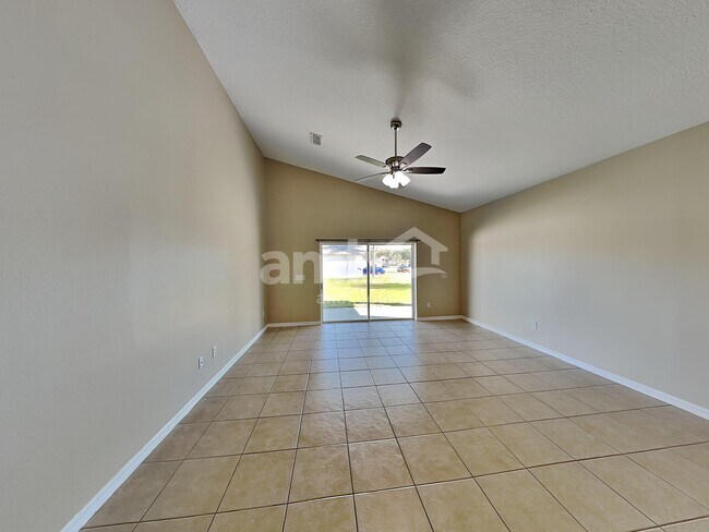 Foto del edificio - 366 Cabana View Way