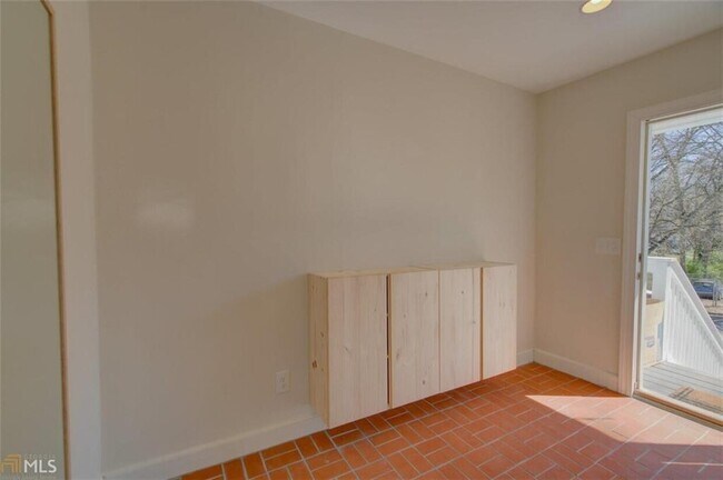Foto del edificio - 654 Schuyler Ave SE