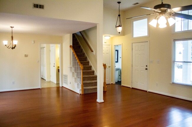 Building Photo - 12116 Mabledon Ct