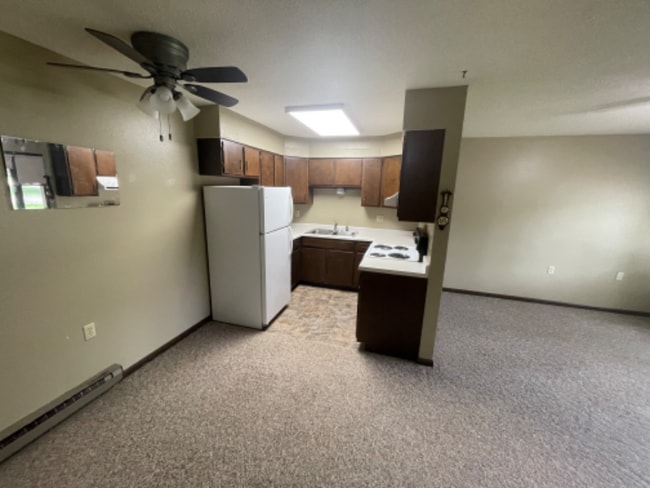 Building Photo - 409 Angie St