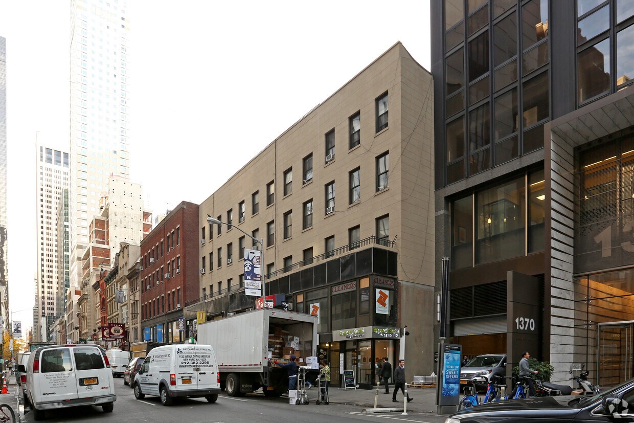Primary Photo - 58-60 W 56th St