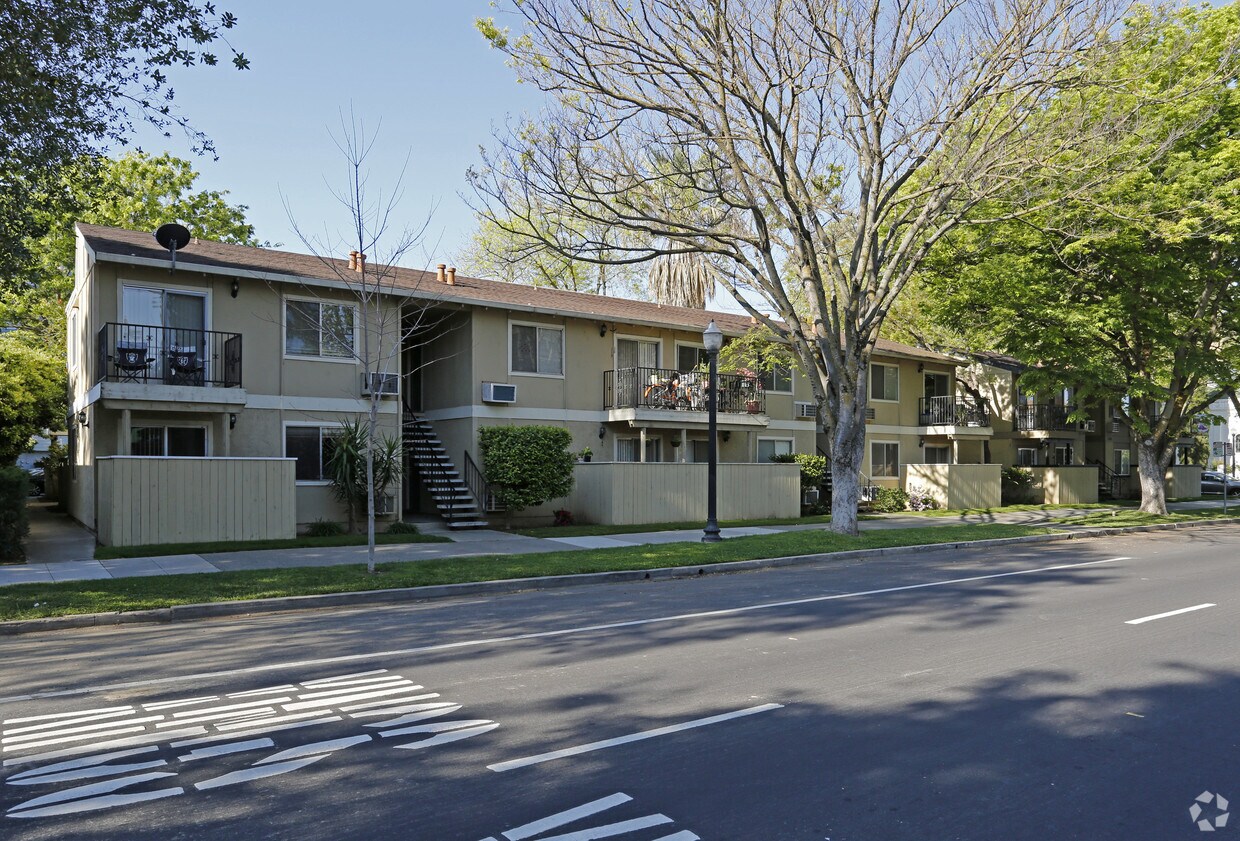 Primary Photo - Capitol Lanai
