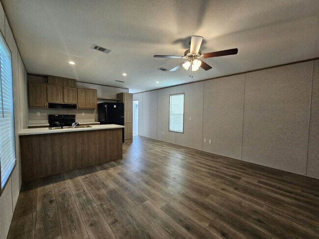 Foto del edificio - 551 James Ct