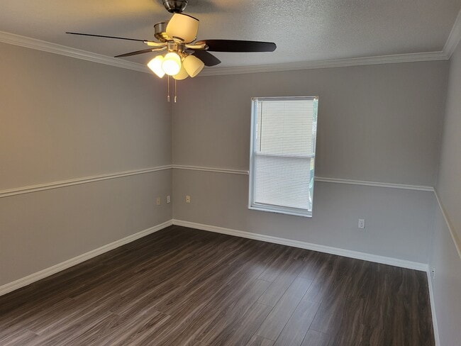 Foto del edificio - 843 Park Valley Cir