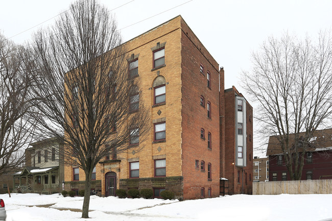 Building Photo - Clinton Apartment Building