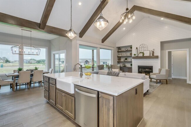 Building Photo - Impeccable 5 Bedroom Beauty in Cornerstone!