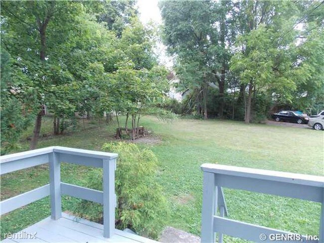 Building Photo - 10 Weldon St