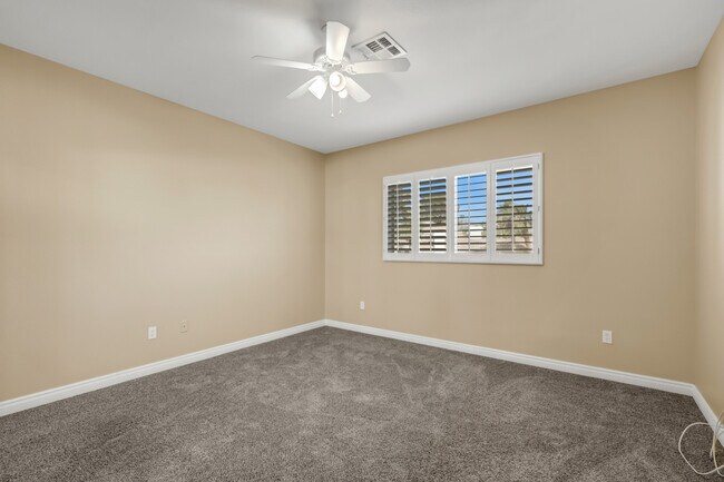 Foto del edificio - 9071 Pebble View Ct