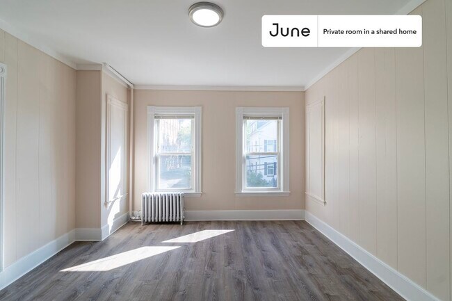 Building Photo - Room in Shared 7 bed/2 bath home