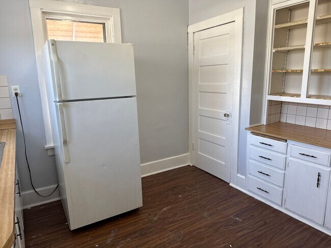 Foto del edificio - 2200 S 13th St