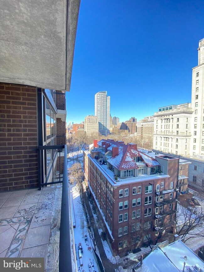 Building Photo - 241 S 6th St