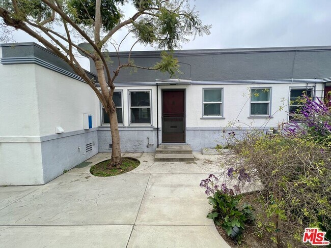 Foto del edificio - 2616 Santa Monica Blvd