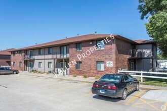Building Photo - 901 Syracuse Ave