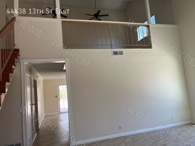 Foto del edificio - 44438 13th St E