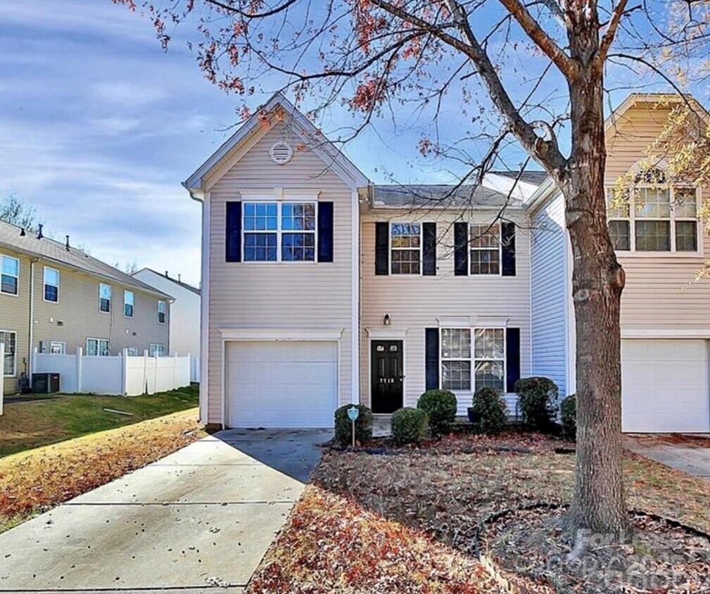 Foto principal - 7718 Abigail Glen Dr