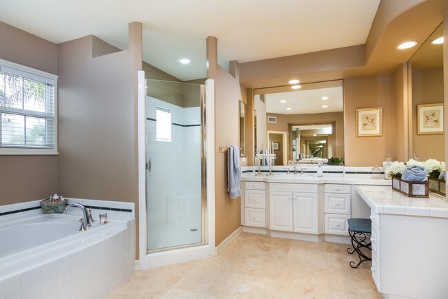 Foto del edificio - 2514 Montecito Ave