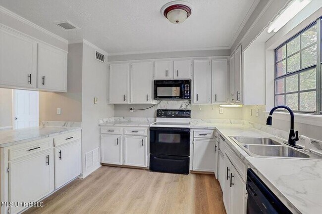Building Photo - 225 Kiowa Dr