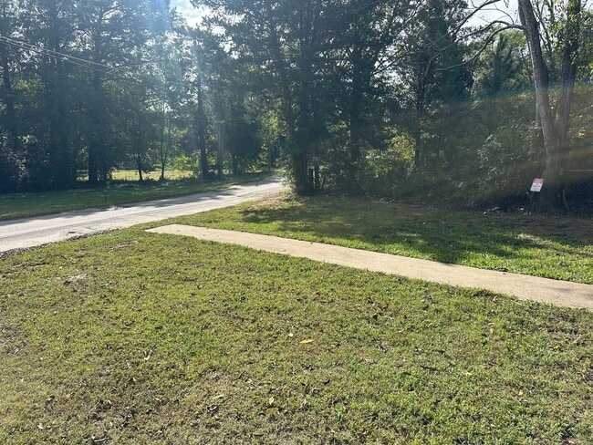 Building Photo - Recently Renovated 2-Bedroom Home in Henderson