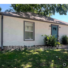 Building Photo - 1360 S 35th St