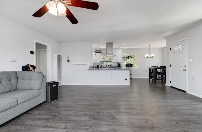 Foto del edificio - 845 E 13th St