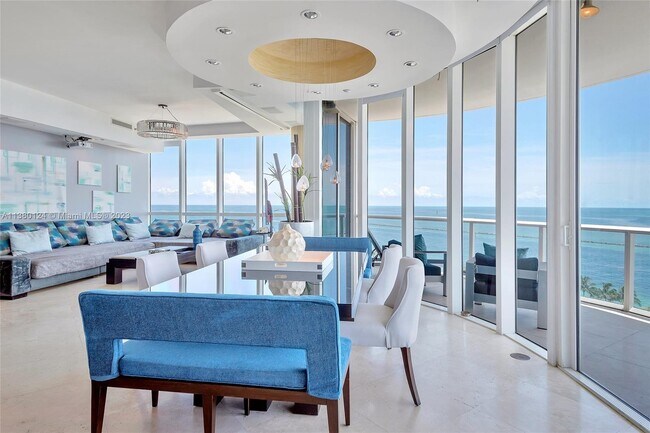 Foto del edificio - 100 South Pointe Dr