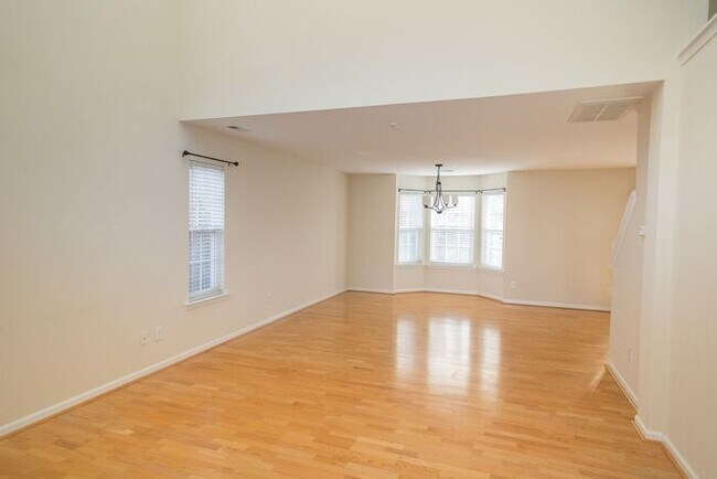 Foto del edificio - 317 Indian Branch Dr