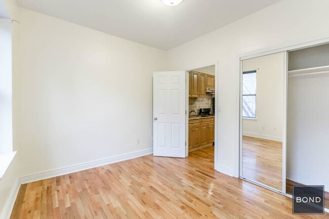 Building Photo - 341 E 76th St