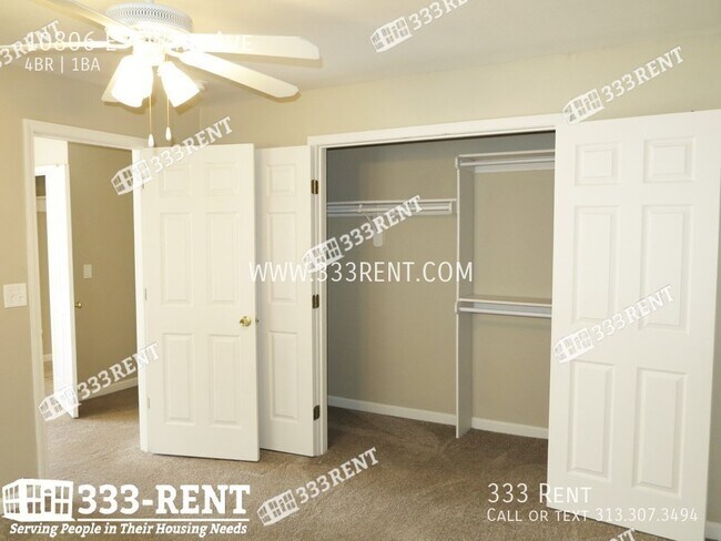 Foto del edificio - 10806 Ewing Ave