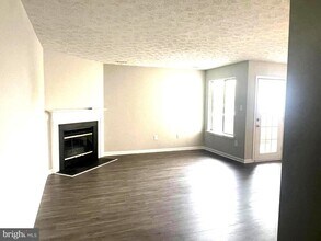 Building Photo - 2137 Wainwright Ct