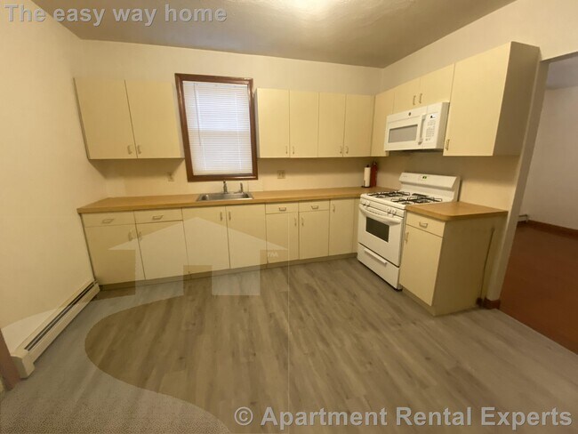 Foto del edificio - Revere Duplex 3 Bedroom, 1.5 Baths - Parki...