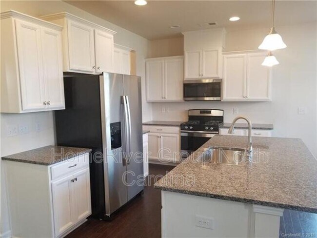 Building Photo - 7822 Meridale Forest Dr
