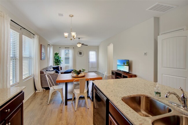 Building Photo - 14032 Amelia Dr