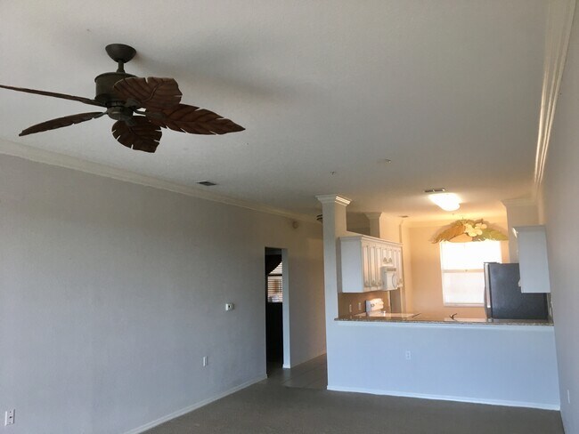 Building Photo - 8550 Kingbird Loop