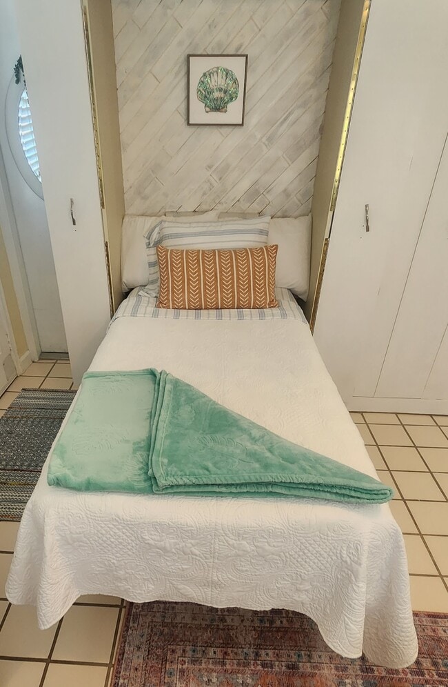 Foto del edificio - 483 E Shore Dr