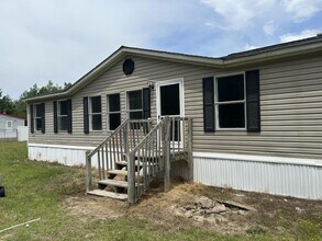 Building Photo - 492 E Smallwood Rd