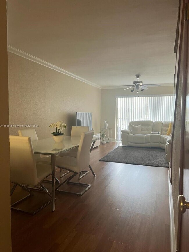 Foto del edificio - 240 W 68th St