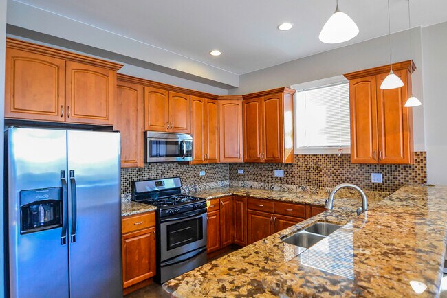 Foto del edificio - 4006 N Kilbourn Ave