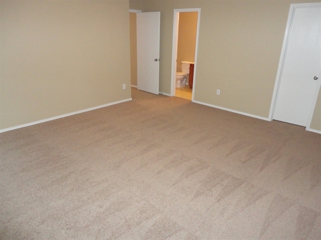 Foto del edificio - 4108 Thoroughbred Trail