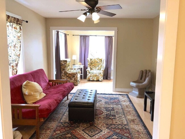 Building Photo - Spacious 4-Bedroom Retreat with Elegant Hardwood Floors in Minneapolis