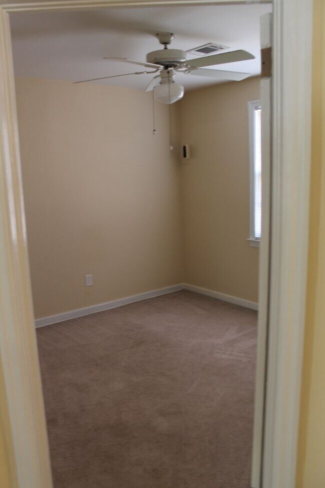 Foto del edificio - 2 Bedroom Apartment Available for Rent in ...