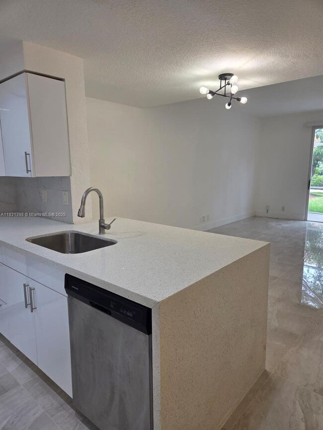 Building Photo - 1537 Barcelona Way