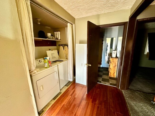 Building Photo - 34420 Thorpe Ct