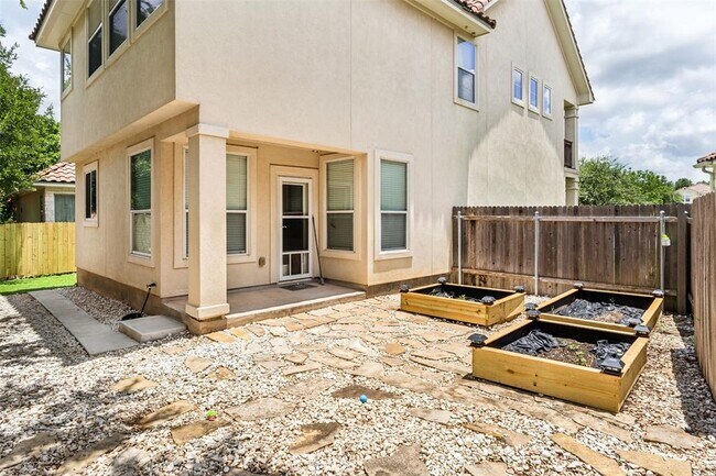 Foto del edificio - 15528 Interlachen Dr