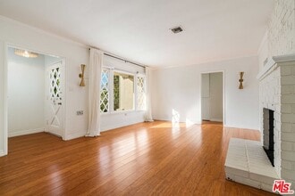 Building Photo - 574 N Almar Ave