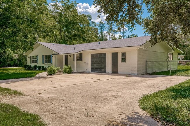 Building Photo - 2624 County Rd 148