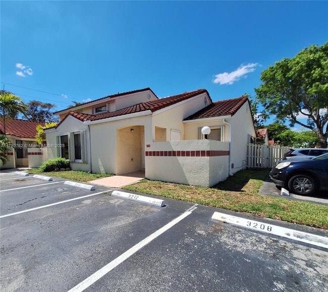 Building Photo - 3214 San Remo Cir