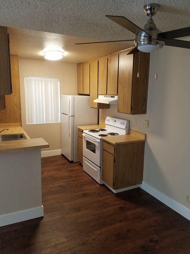 Baywind kitchen - Bayview Apartments