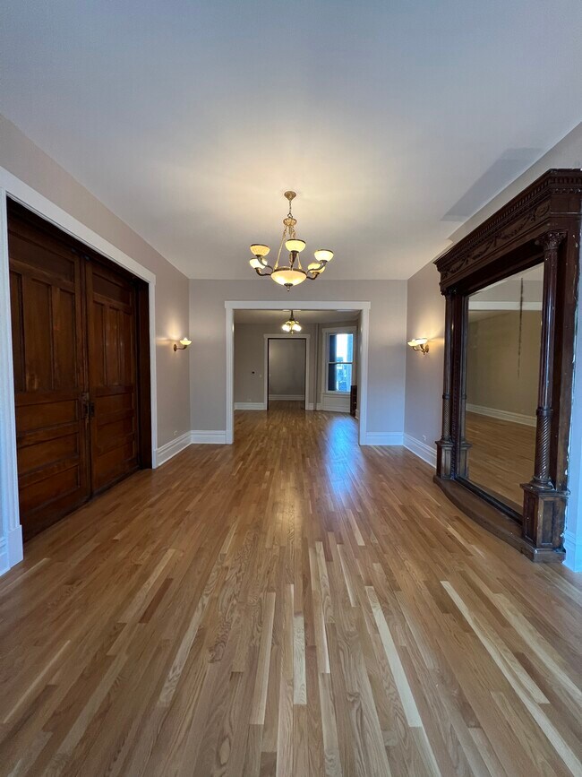Foto del edificio - 3316 W Warren Blvd